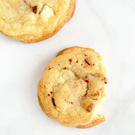 Galletas de fresa y chocolate blanco.