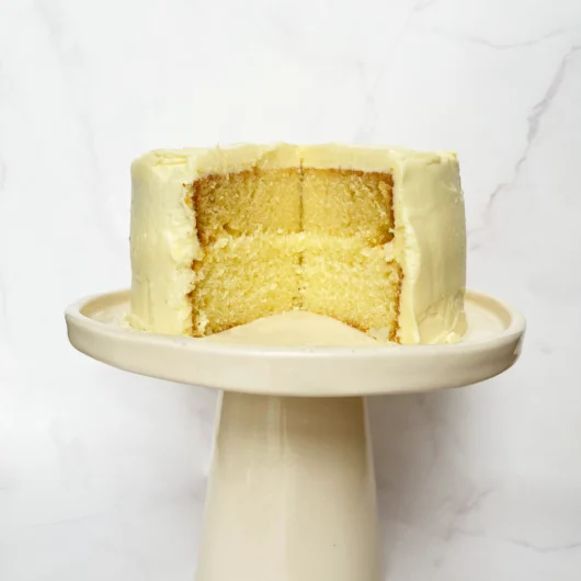 Torta de vainilla (con buttercream de chocolate blanco) 4 Torta de vainilla con buttercream de chocolate blanco