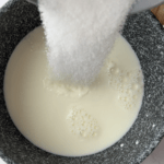 Cómo hacer Crema Pastelera 2 Leche y azúcar