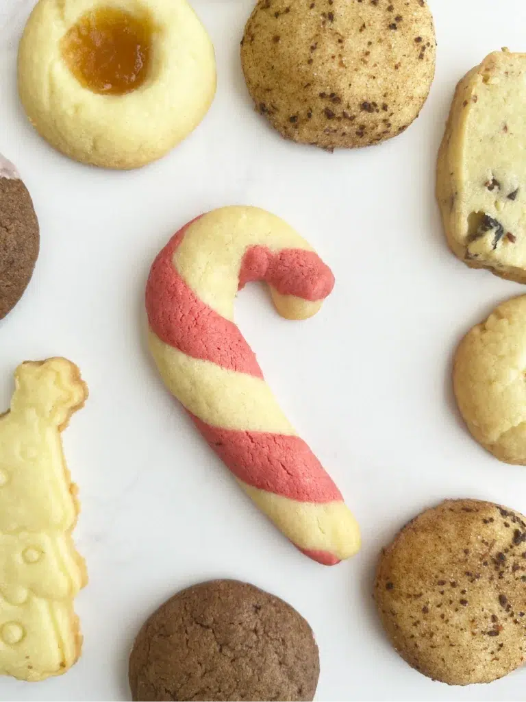 1 masa, 6 galletas (galletas de mantequilla) 4 Galletas Bastones de navidad