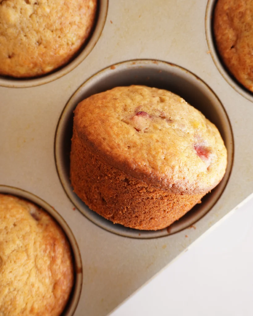 Muffins de banana y frutilla